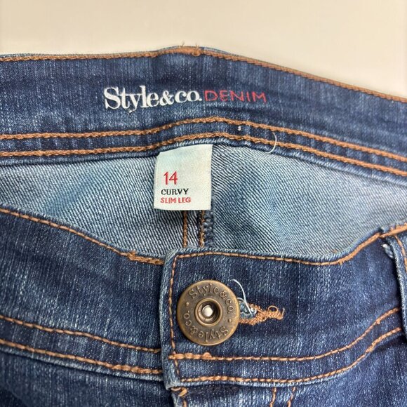 Style & Co Curvy Slim Leg Women's size 14 Dark Wash Blue Denim jeans - Picture 2 of 4